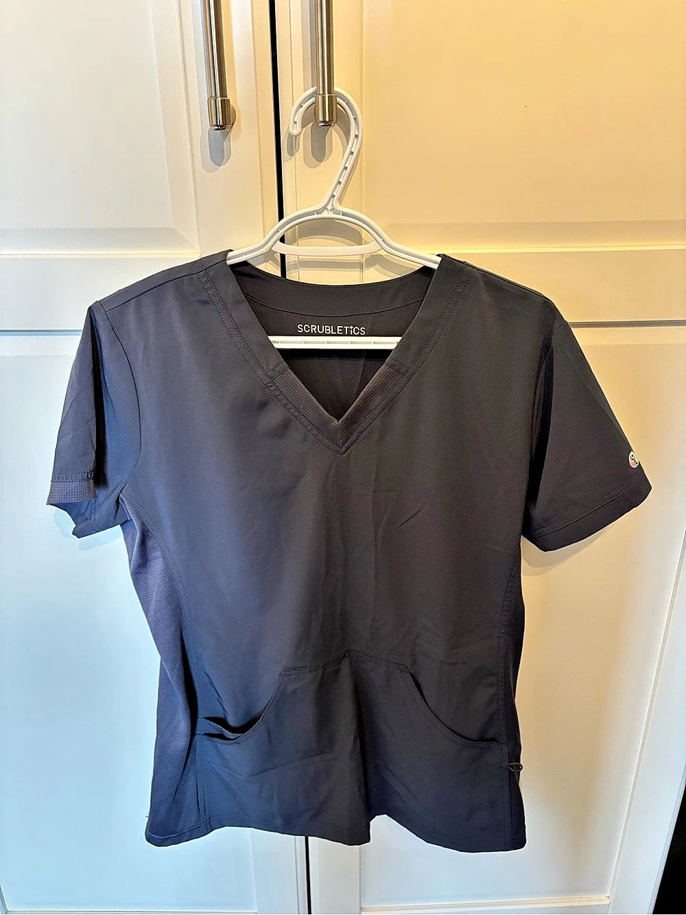 Scrubletics Short Sleeve V-Neck Scrub Top in Black Like New